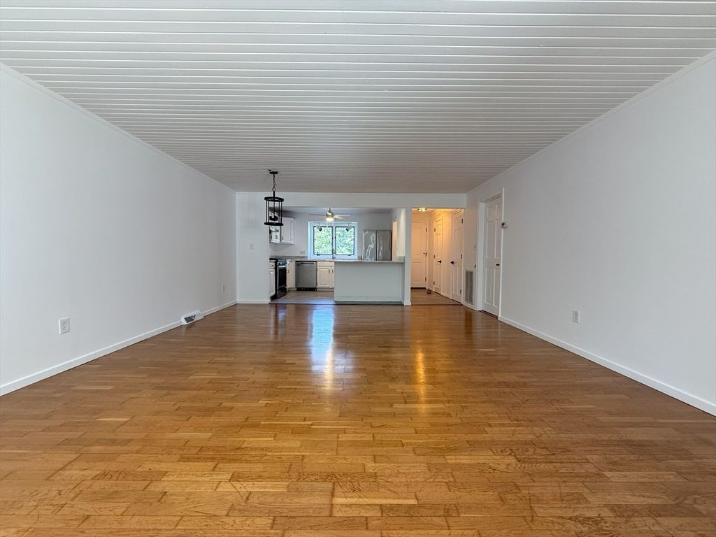 Empty room, Interior, Pendant Lights, Wood Texture Flooring