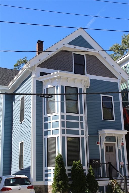 Exterior, Facade, Queen Anne Victorian