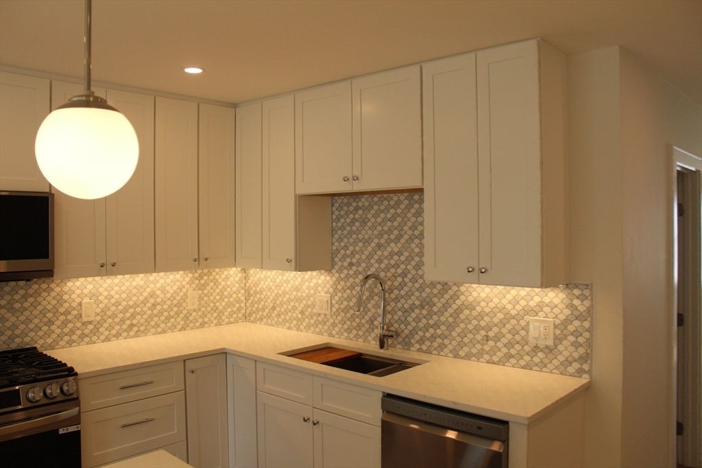 Interior, Kitchen, Pendant Lights, Recessed Lighting, Stainless Steel Appliances