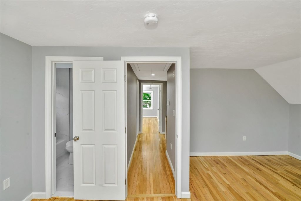 Bathroom, Interior, Recessed Lighting, Wood Texture Flooring