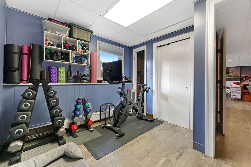 Fitness Equipment, Interior, Recessed Lighting, Wood Texture Flooring