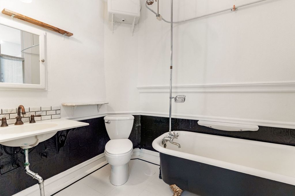 Bathroom, Free Standing Baths, Interior