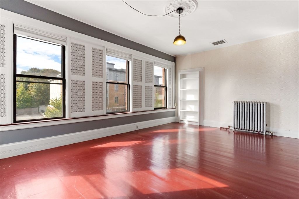 Empty room, Interior, Pendant Lights