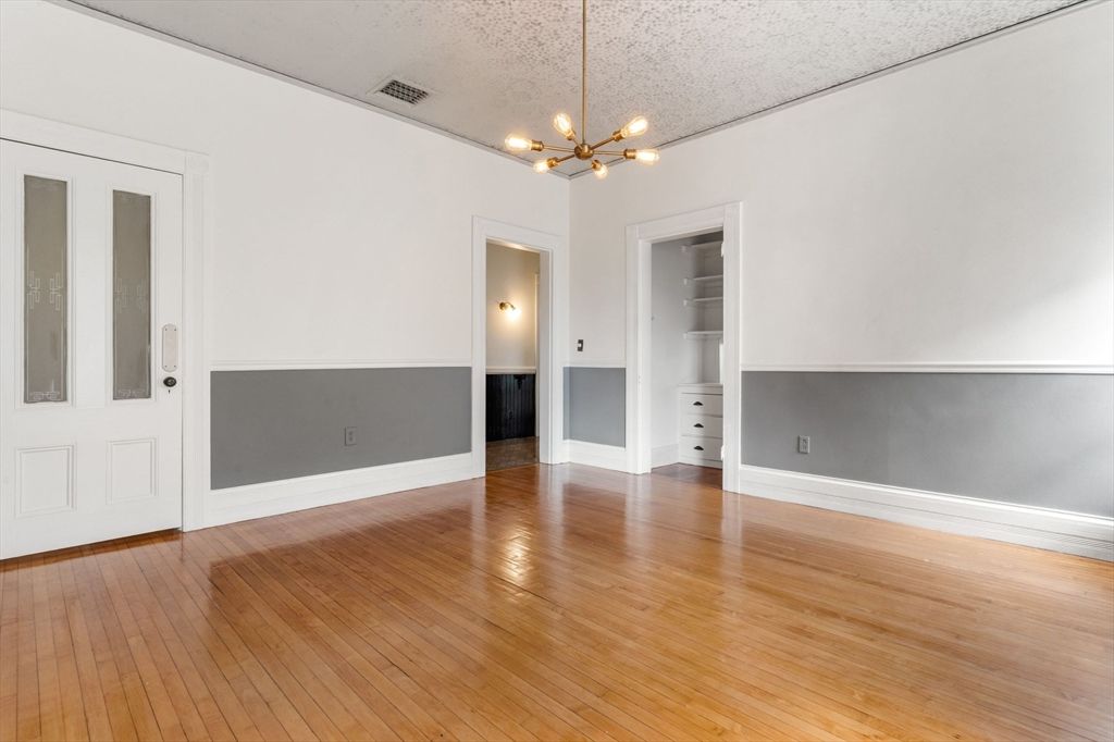 Empty room, Interior, Pendant Lights, Wood Texture Flooring