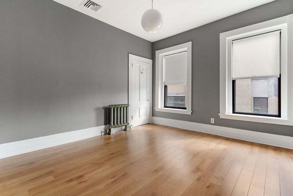 Empty room, Interior, Pendant Lights, Wood Texture Flooring