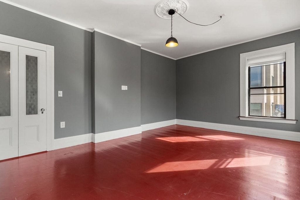 Empty room, Interior, Pendant Lights