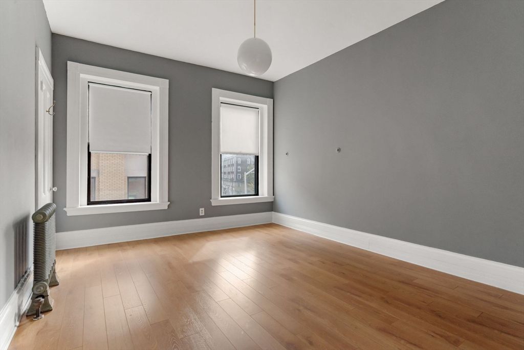 Empty room, Interior, Pendant Lights, Wood Texture Flooring