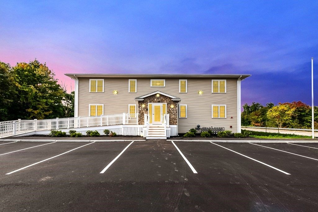 Exterior, Facade, Georgian