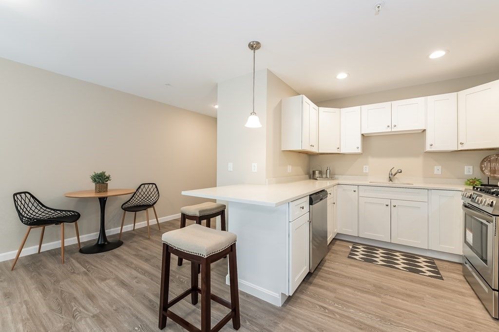 Dining room, Interior, Kitchen, Pendant Lights, Recessed Lighting, Wood Texture Flooring