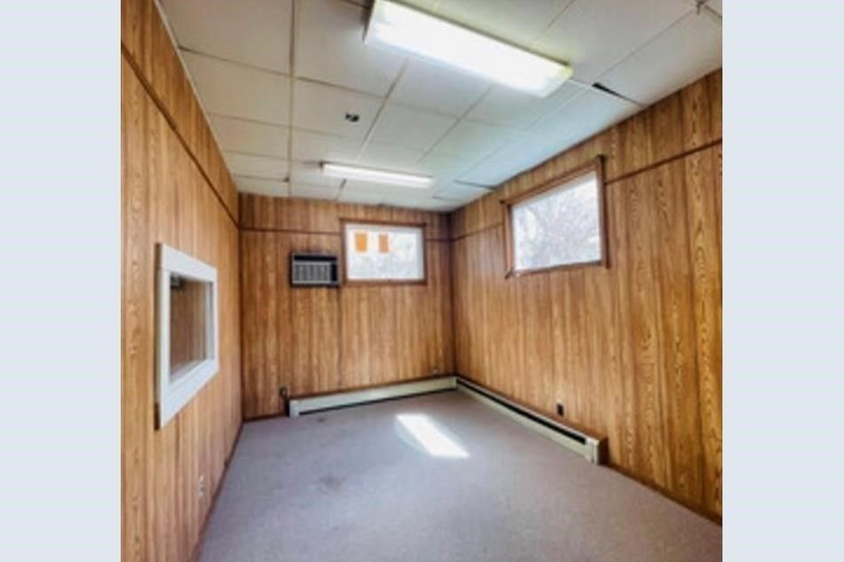 Empty room, Interior, Recessed Lighting, Wooden Walls