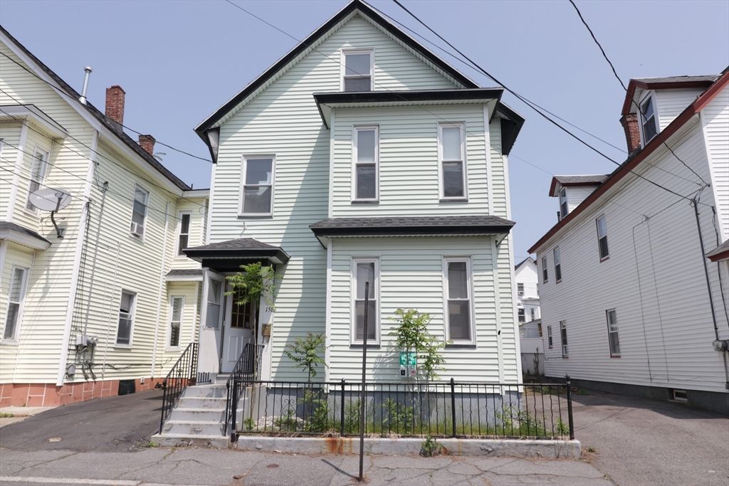 Exterior, Facade, Queen Anne Victorian