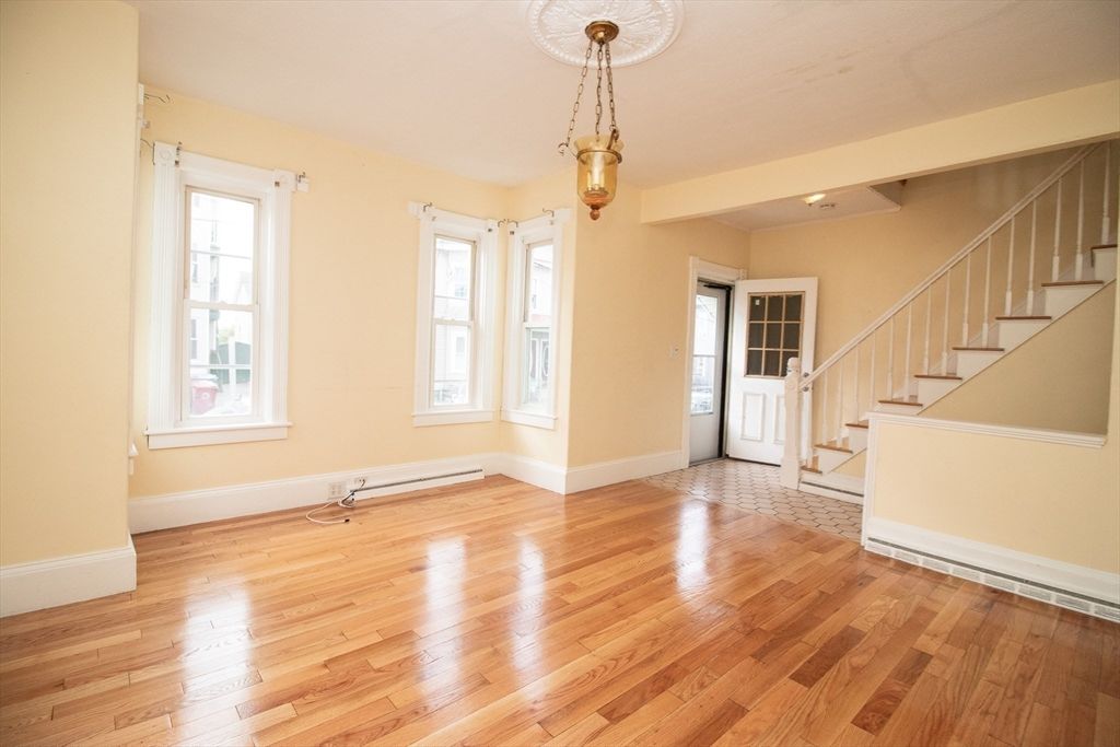 Empty room, Interior, Pendant Lights, Wood Texture Flooring