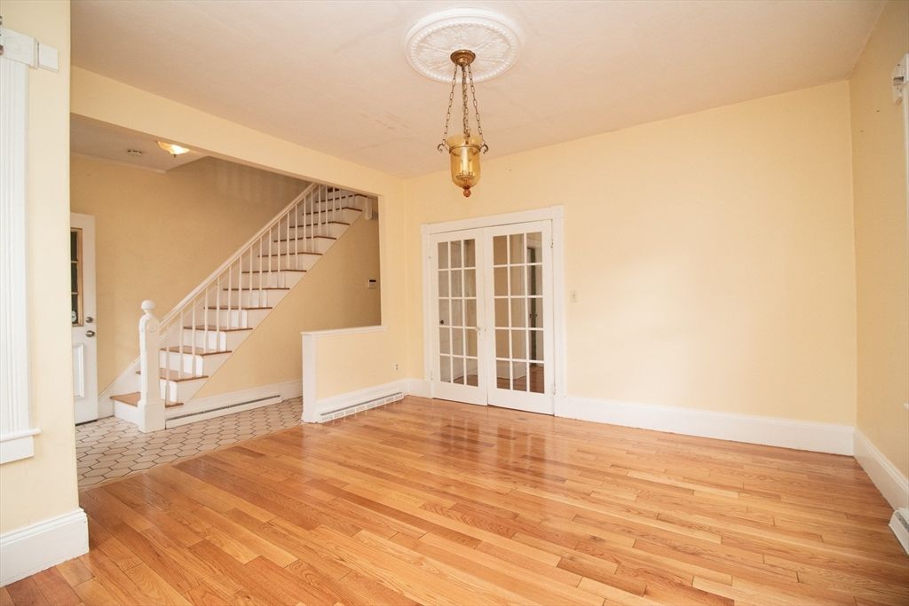Empty room, Interior, Pendant Lights, Wood Texture Flooring
