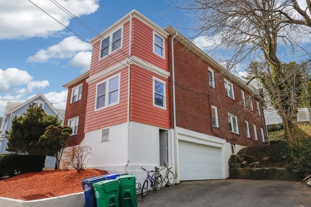 Attached, Exterior, Facade, Brick Facade, Rowhouse