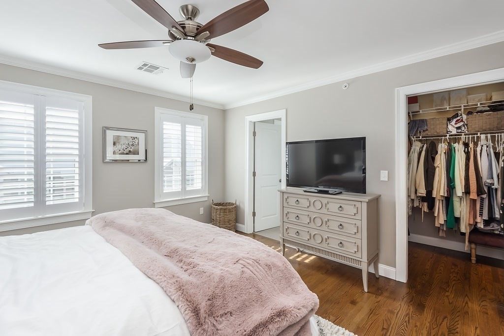 Bedroom, Interior, Walk-in Closets, Wood Texture Flooring