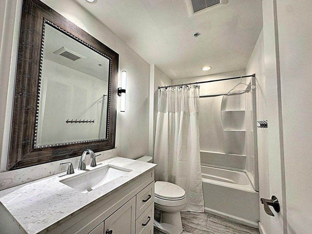 Bathroom, Interior, Marble, Recessed Lighting