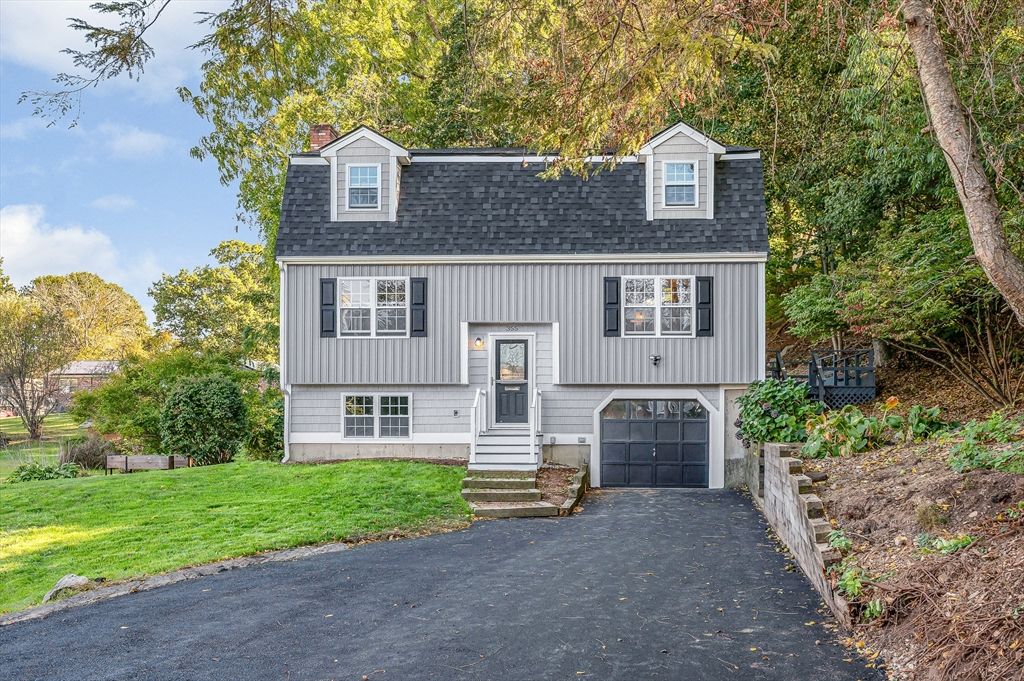 Attached, Exterior, Facade, Raised Ranch