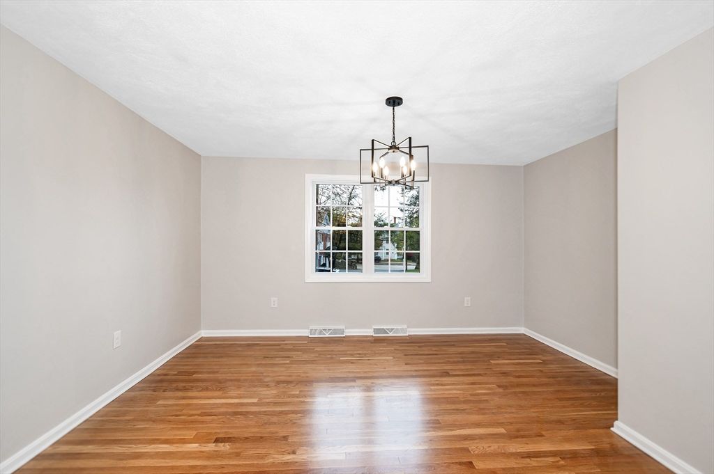 Empty room, Interior, Pendant Lights, Wood Texture Flooring