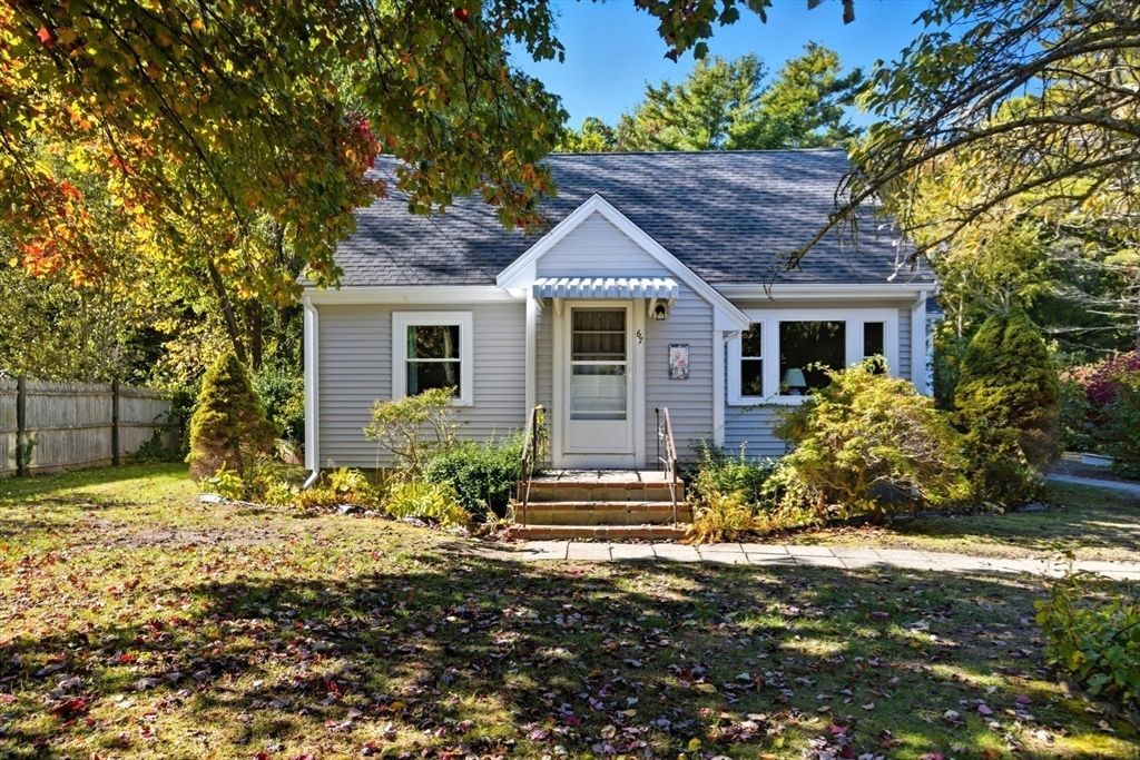 Exterior, Facade, Cape Cod