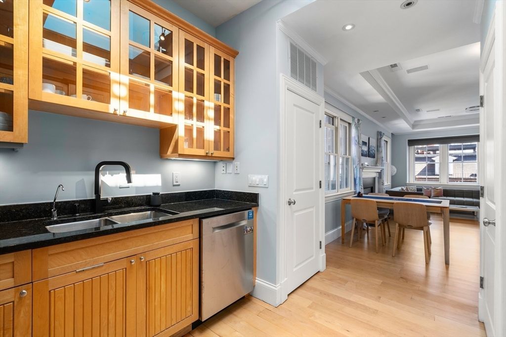 Dining room, Interior, Kitchen, Recessed Lighting, Wood Texture Flooring