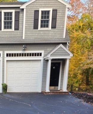 Attached, Exterior, Facade, Rowhouse