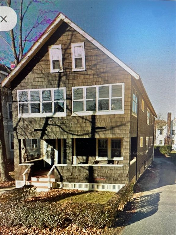 Exterior, Facade, Rowhouse