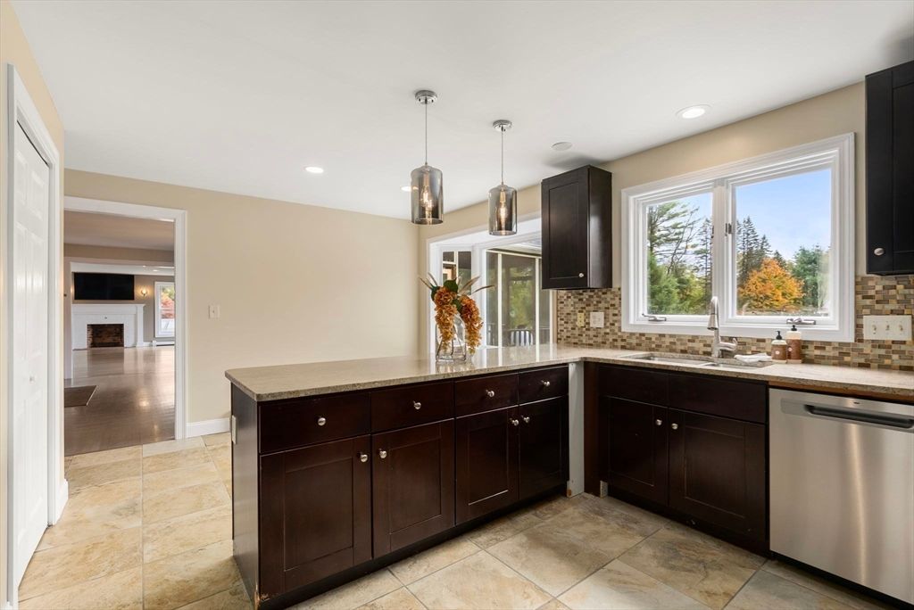 Interior, Kitchen, Pendant Lights, Recessed Lighting, Stainless Steel Appliances
