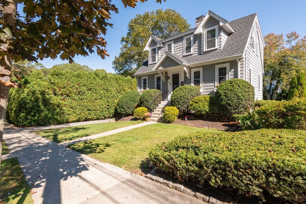 Exterior, Facade, Cape Cod