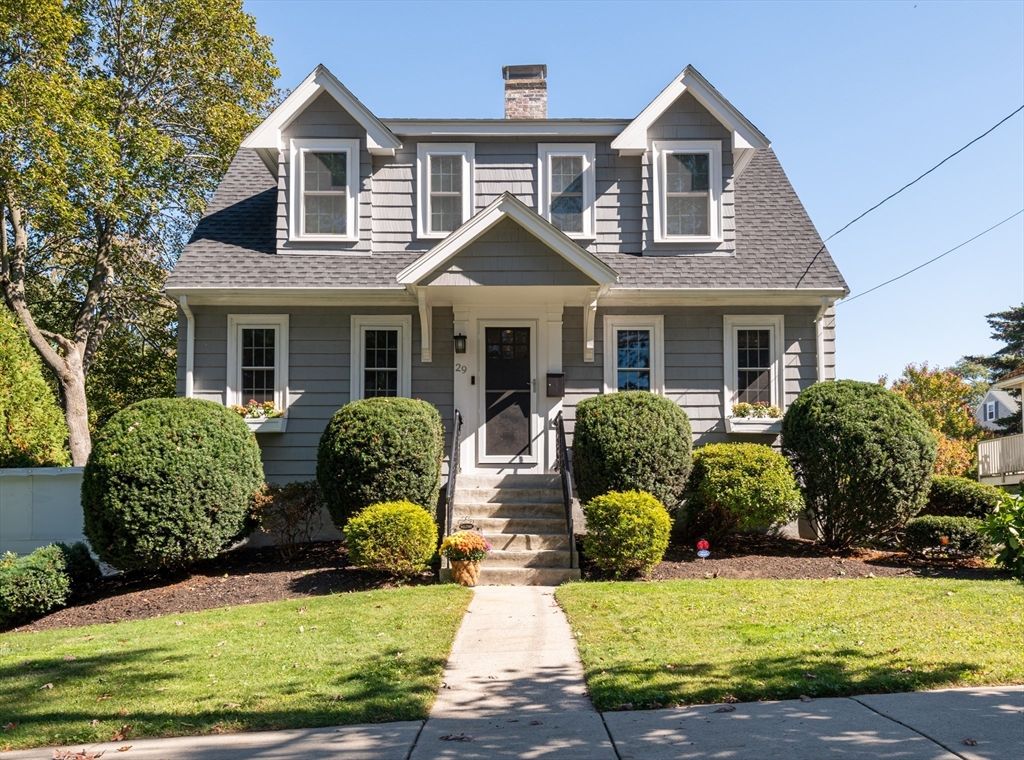Exterior, Facade, Cape Cod