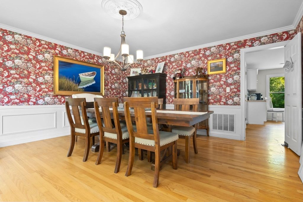 Chandelier, Dining room, Interior, Wood Texture Flooring