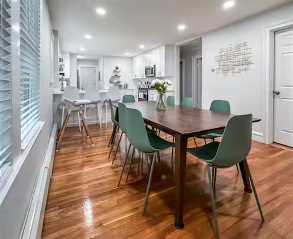 Dining room, Interior, Kitchen, Recessed Lighting, Wood Texture Flooring