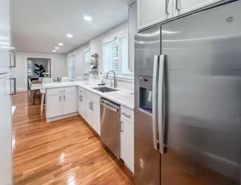 Dining room, Interior, Kitchen, Recessed Lighting, Stainless Steel Appliances, Wood Texture Flooring
