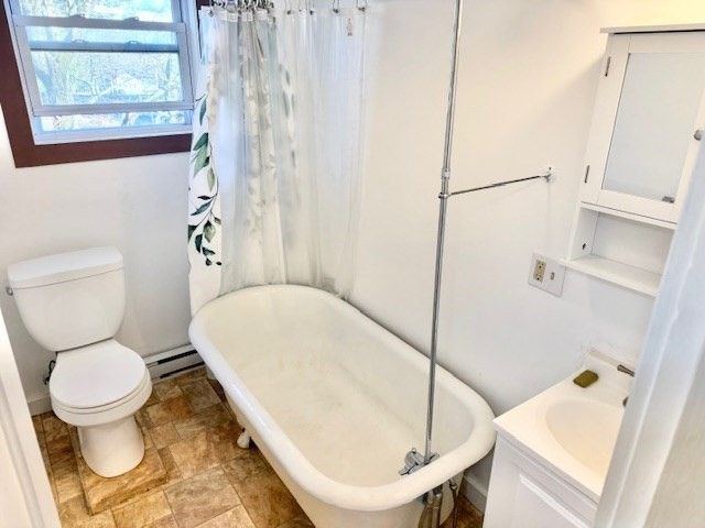 Bathroom, Free Standing Baths, Interior