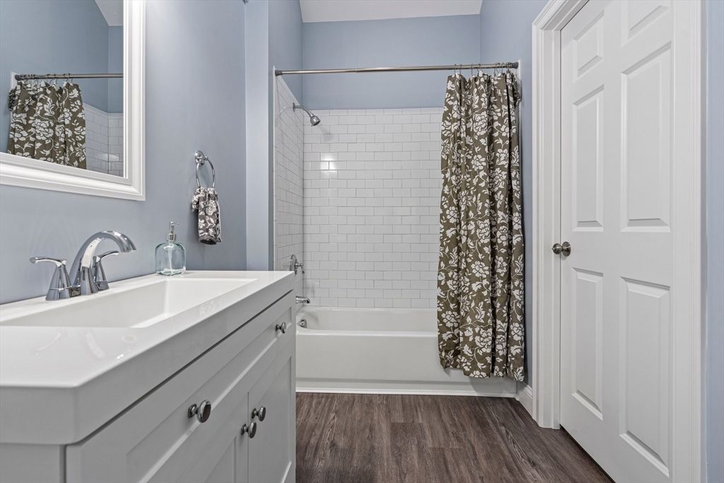Bathroom, Interior, Wood Texture Flooring