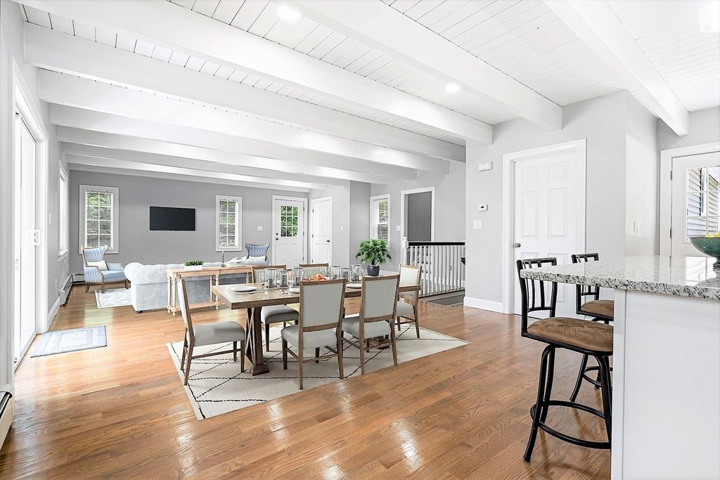 Dining room, Interior, Living room, Recessed Lighting, Wood Texture Flooring