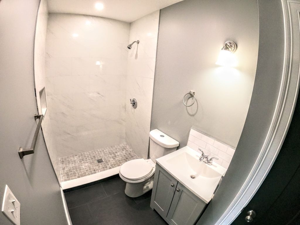 Bathroom, Interior, Marble Walls, Recessed Lighting