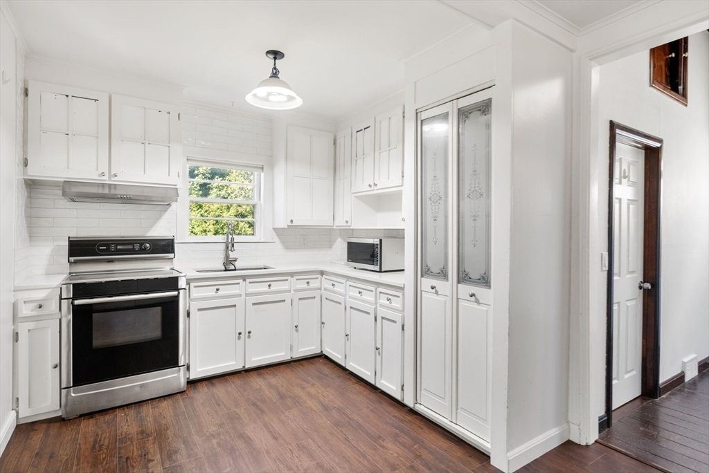 Interior, Kitchen, Pendant Lights, Stainless Steel Appliances, Wood Texture Flooring