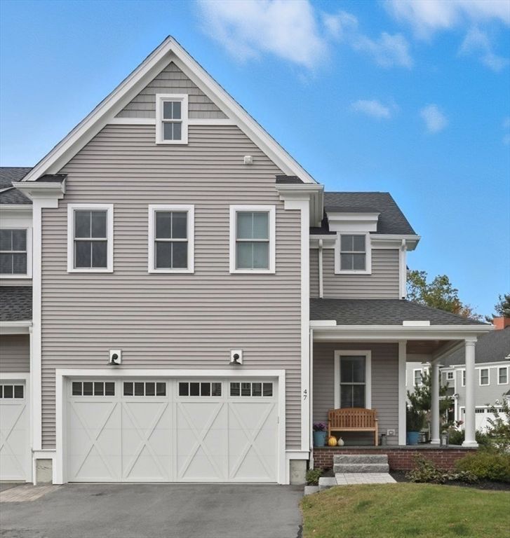 Attached, Exterior, Facade, Rowhouse