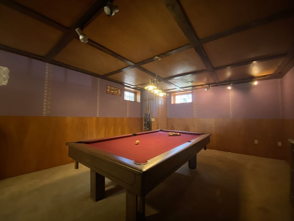 Billiard Table, Game Room, Interior