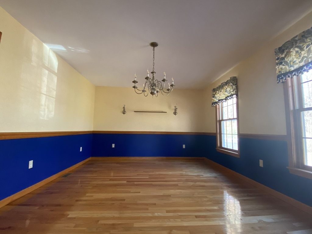 Chandelier, Empty room, Interior, Wood Texture Flooring