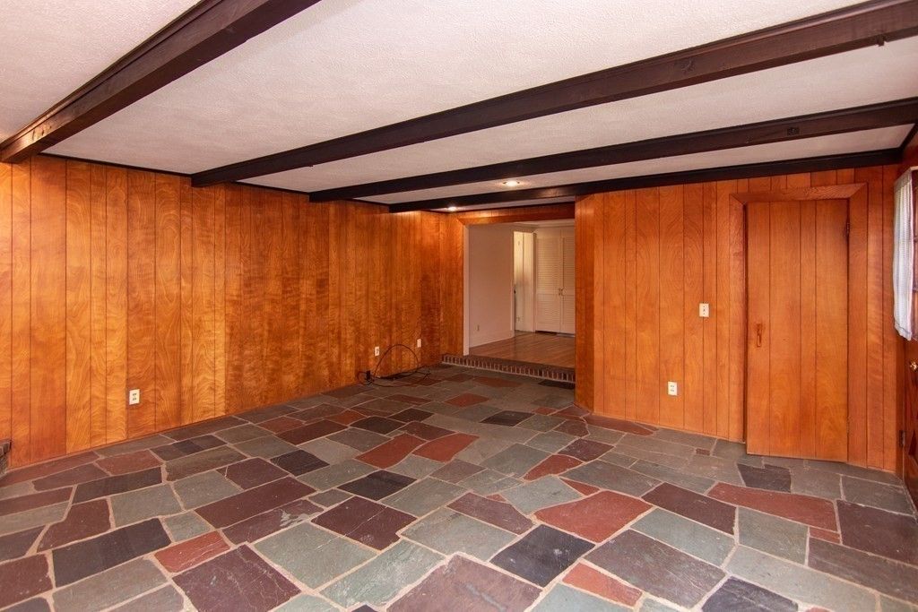 Empty room, Interior, Recessed Lighting, Wooden Walls