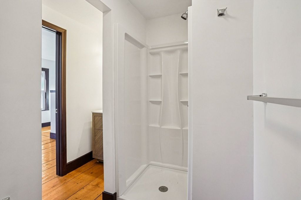 Bathroom, Interior, Walk-in Closets, Wood Texture Flooring