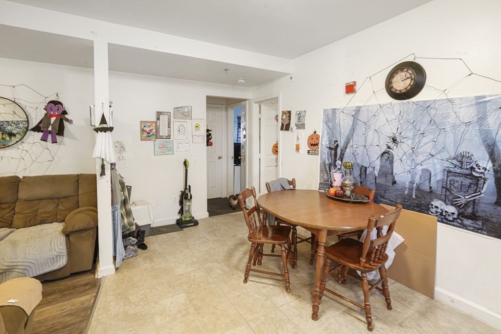 Dining room, Interior