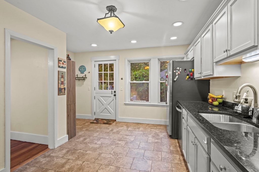 Interior, Kitchen, Recessed Lighting
