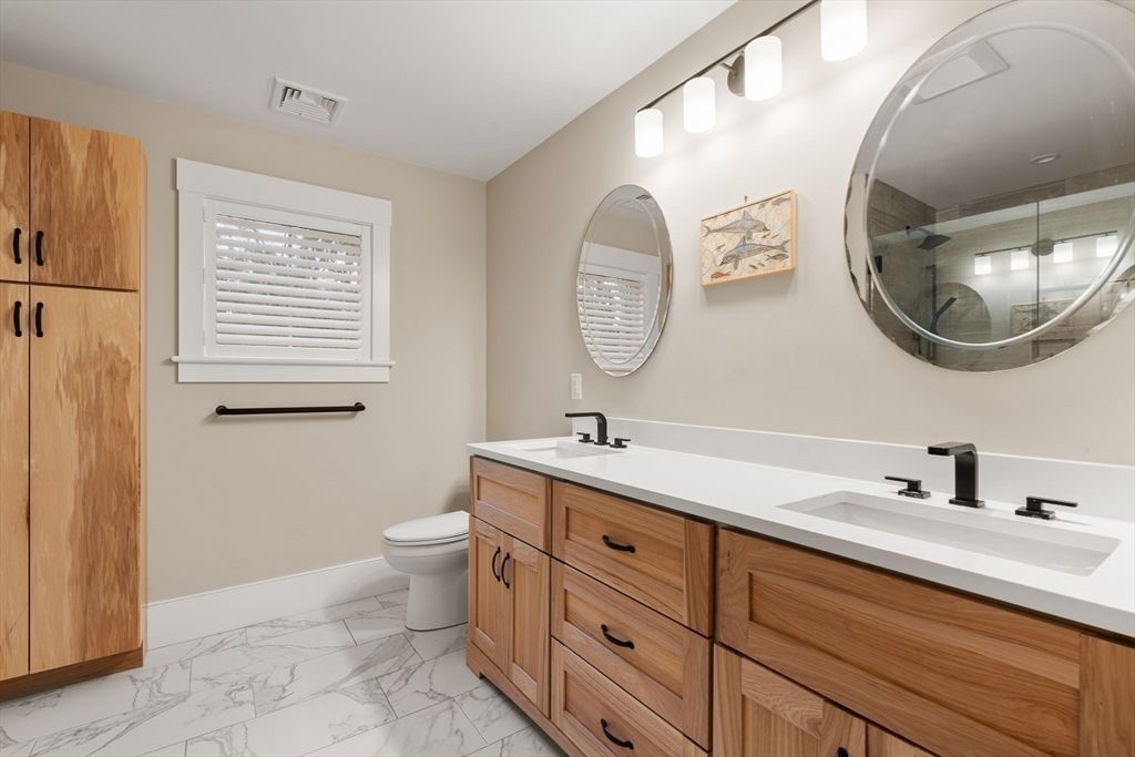 Bathroom, Dual Sink Vanities, Interior, Marble