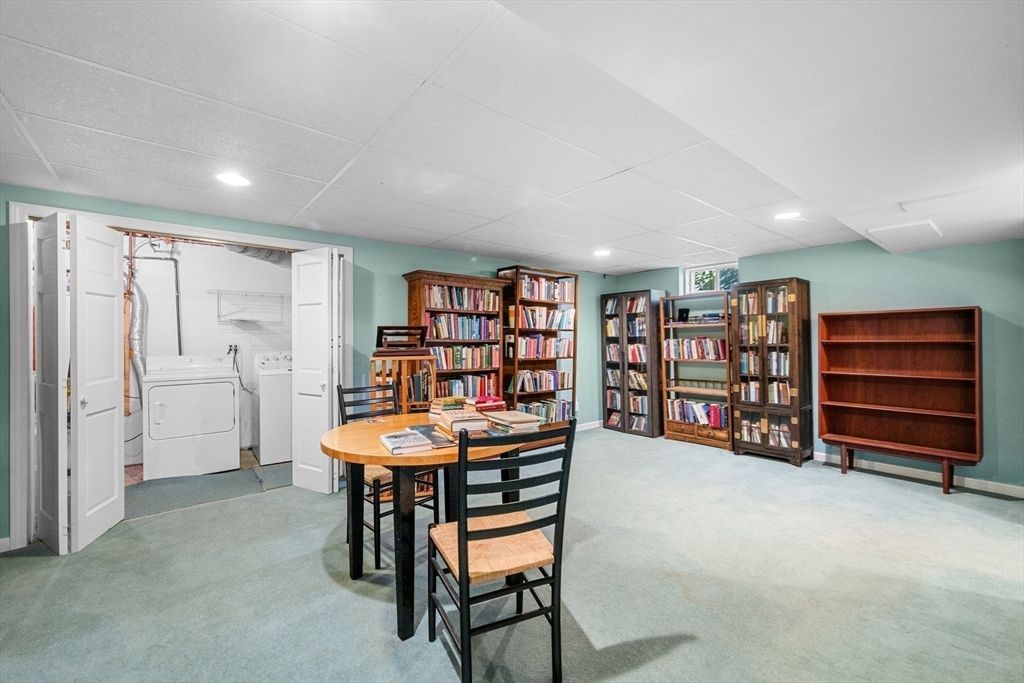 Dining room, Interior, Recessed Lighting, Utility Closets, Washer