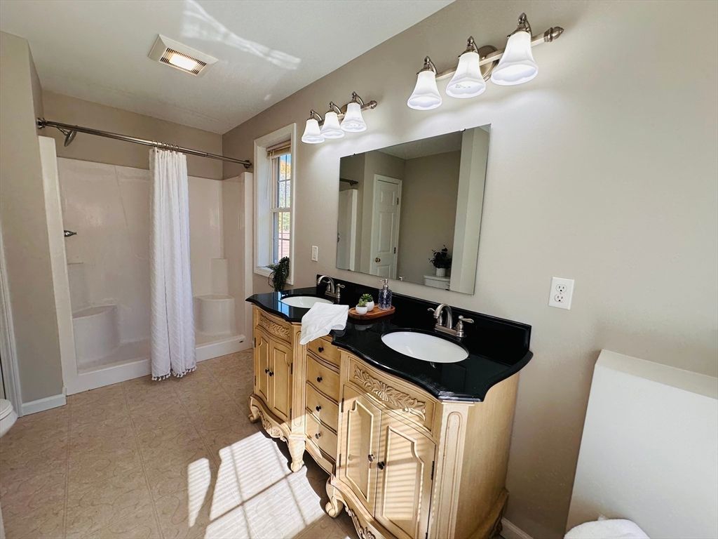 Bathroom, Dual Sink Vanities, Interior