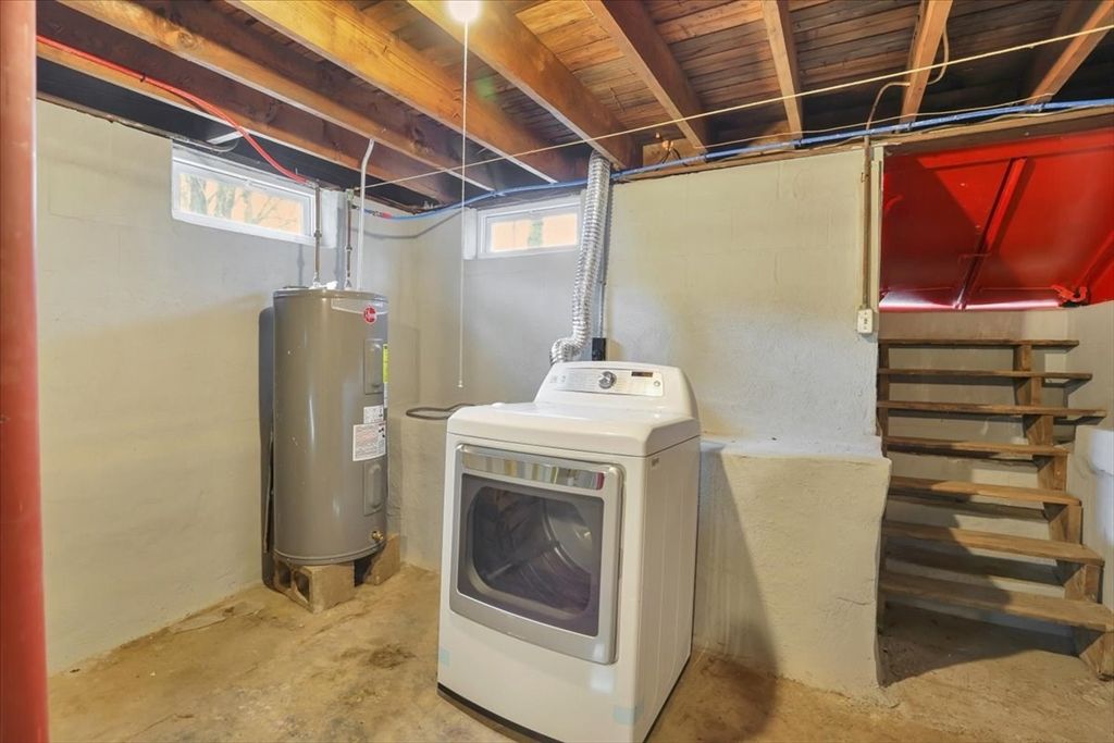 Interior, Washer, Wooden Beams, Wooden Ceilings