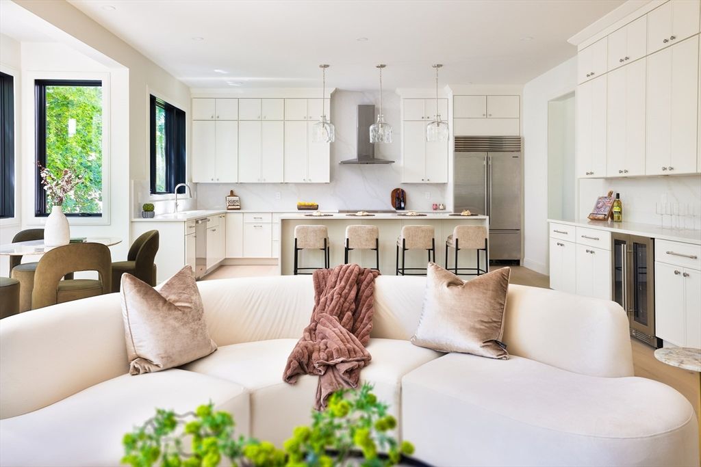 Interior, Kitchen, Living room, Pendant Lights, Recessed Lighting, Wood Texture Flooring