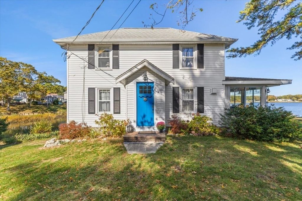 Exterior, Facade, Water, Georgian